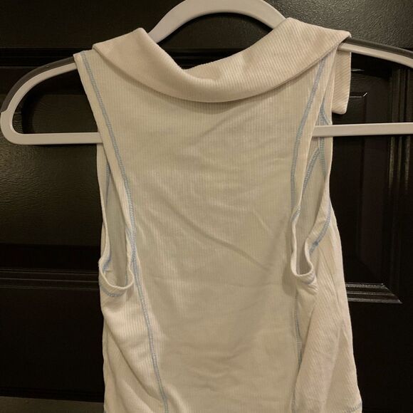 Forever 21 Cream Zip-Up Sleeveless Tennis Top - Picture 2 of 2